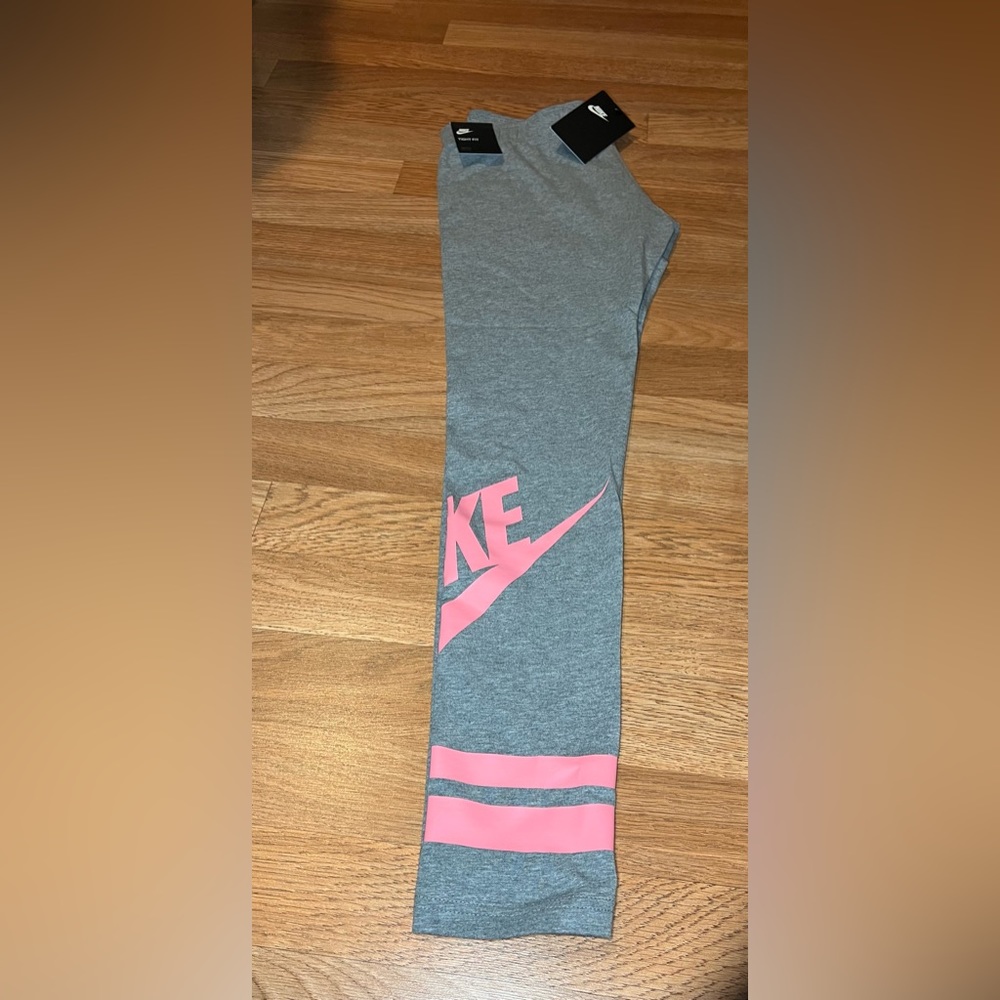 Girls Nike tight fit leggings